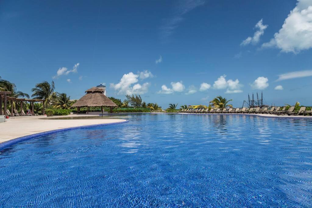 Reef Beachfront 3Bdr Apartment By Casa Paraiso Cancun Exterior photo